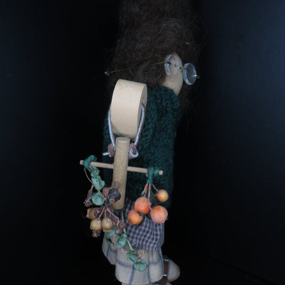 Lizzie High Doll - Picture 3 of 6